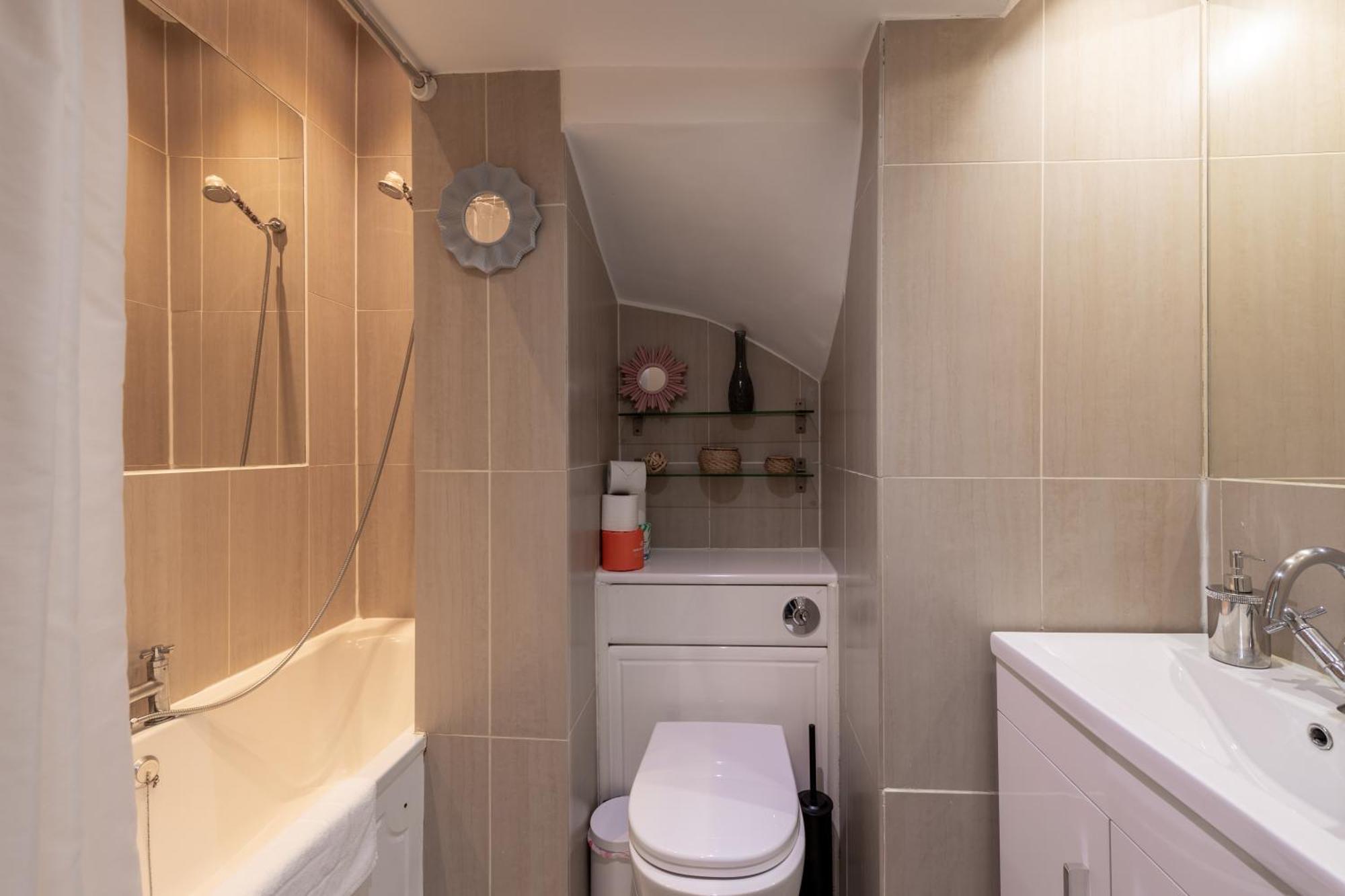 Spacious Comfy 2Br Flat 런던 외부 사진